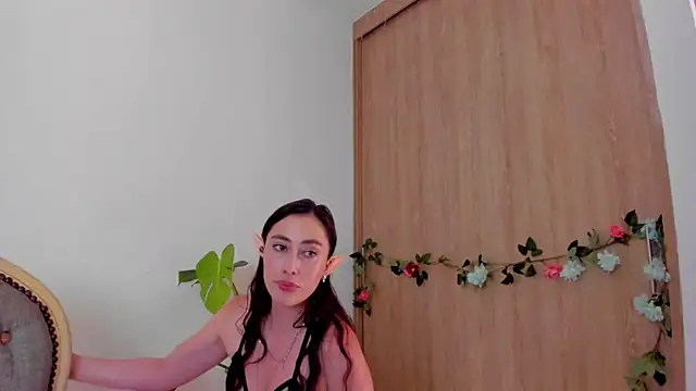 Amatiista live webcam show