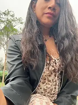 catalina16_ (F young) - FLASH TITS IN PUBLIC