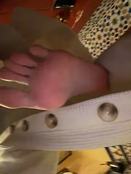 -AngelAri-