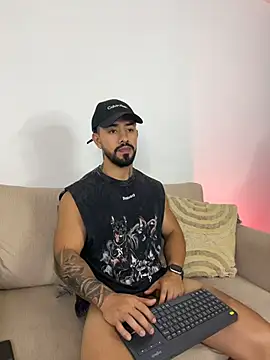 Ezzio_Scolaro Live Webcam on Stripchat