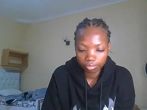 mariana_150 (Ask my age) - cumshot