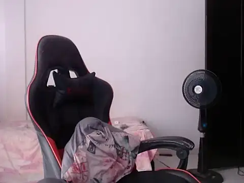 Adriana_0312 webcam
