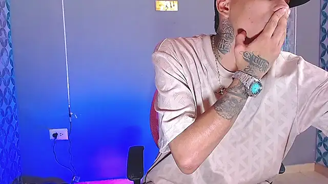 Liam_lee live cam on StripChat