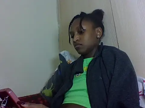 yummyqueenk live cam on StripChat