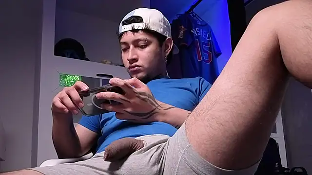 Sky_Wild live sex cam