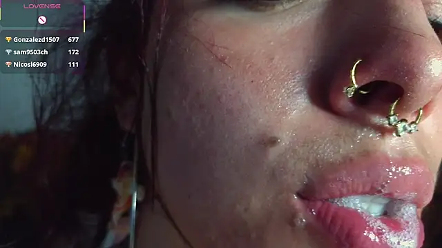 bri_von_dhara__ webcam