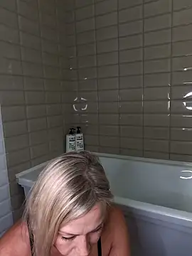 Elle_Milfa webcam