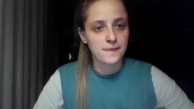 LeaWetGirl webcam