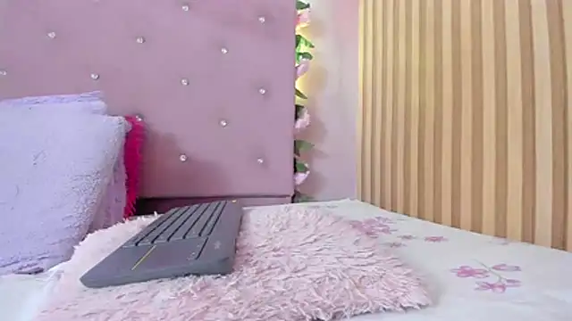 lovely__kiss__ live webcam show