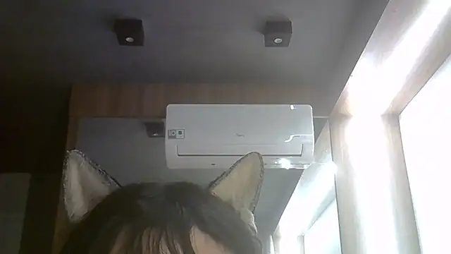 SkinnyKitten live cam on StripChat
