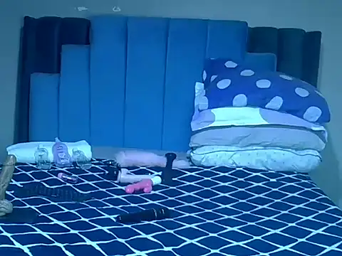 melanin_moon live cam on StripChat