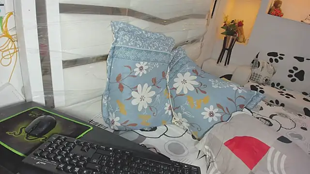 yina-rosse live cam