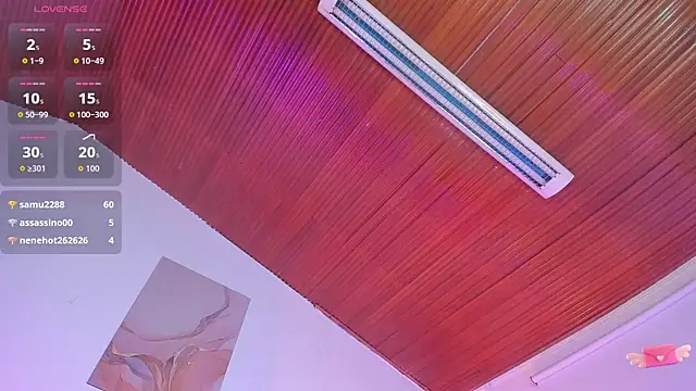 Amelie_Wine live cam on StripChat