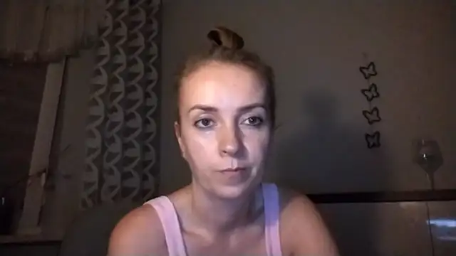 JenniferAlone live cam on StripChat