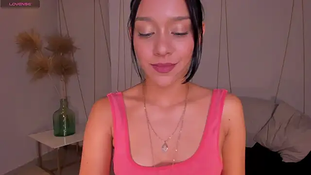 AmaliaCrus live cam on StripChat