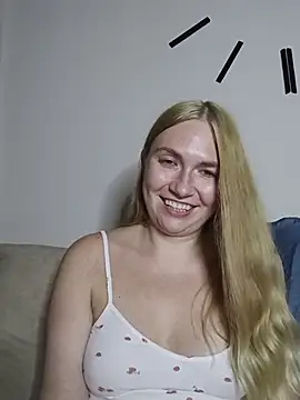 KisaVixen live cam on StripChat