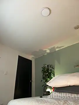 YariRose live cam on StripChat