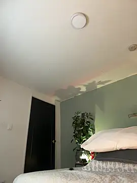 YariRose webcam