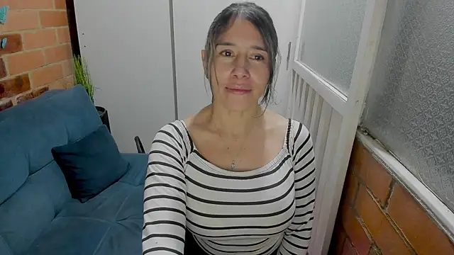 Penelope47 live webcam show