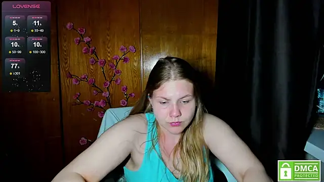 AlinaMors live cam on StripChat