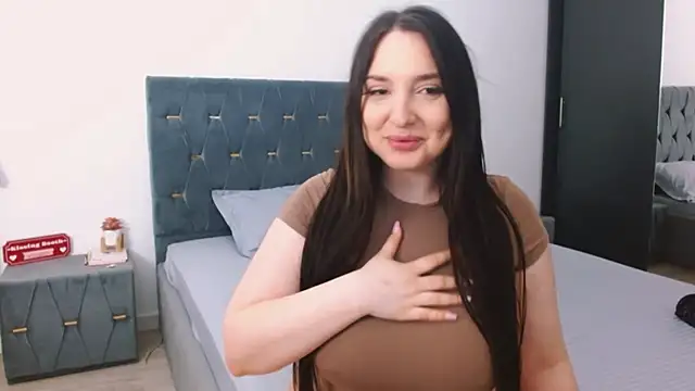 JaquelineLaurent live cam on StripChat