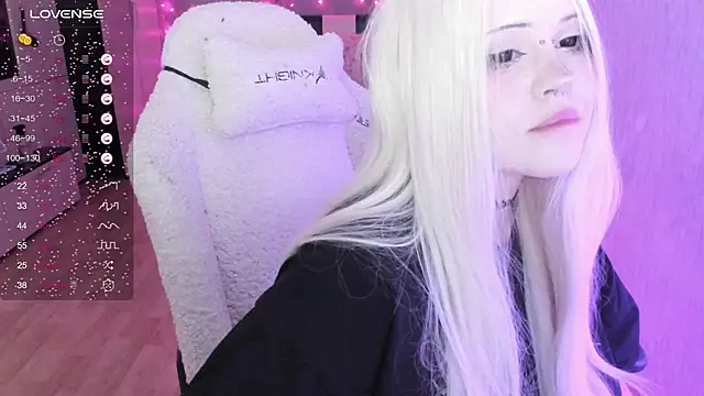 SelenaCute webcam