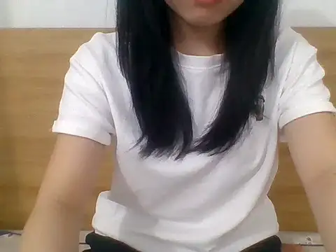 kiraa-007 live cam on StripChat