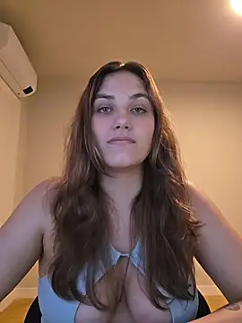 MiaRides19 live cam on StripChat
