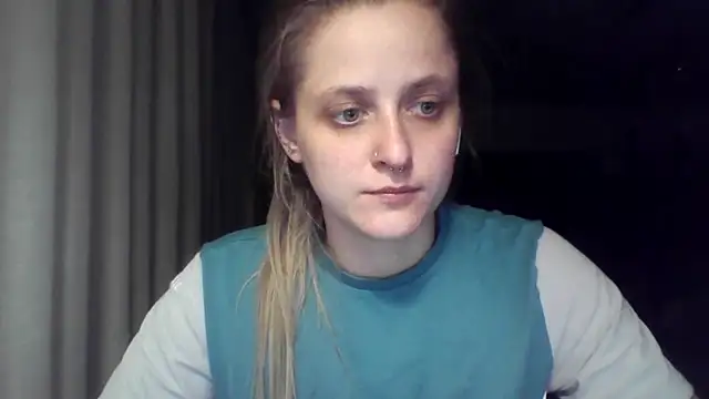 LeaWetGirl webcam