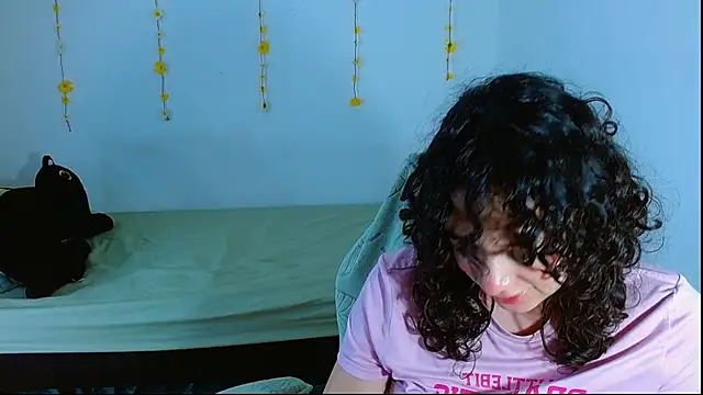 sajecrismaa live cam on StripChat
