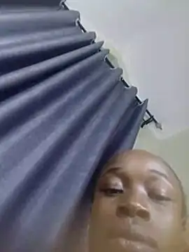 Streetliones live cam on StripChat