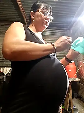 Dirty_Pregnant_Mommy