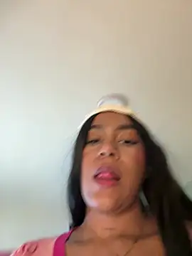 YariRose webcam