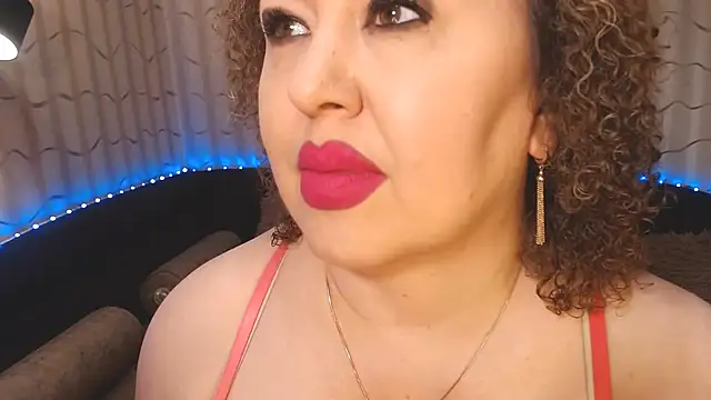 bustykatty - BustyKatty's free webcam - UK Sex Cams