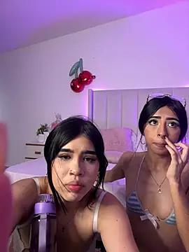 Lily_Woodz live cam on StripChat