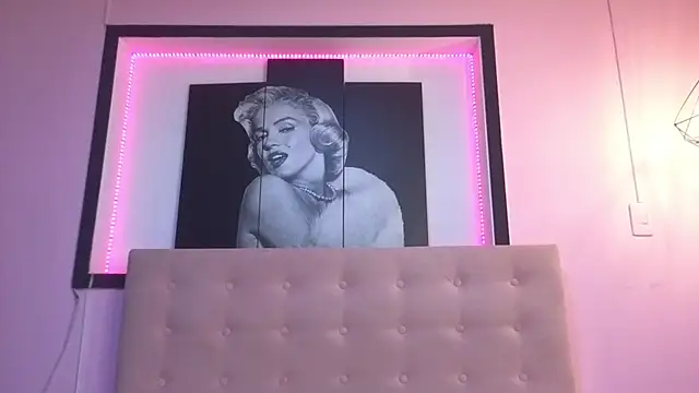 _androm3da_ - _Androm3da_'s free webcam - UK Sex Cams