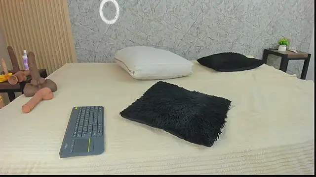 Antonella_west webcam