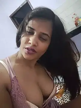cute_radhikaa webcam