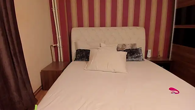 AshxleyPage webcam