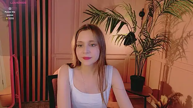 HollyWheeler live cam on StripChat