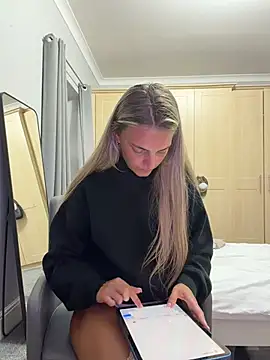 IndiaHughesUkx webcam