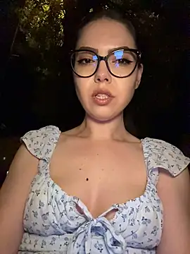 KaylaLewyss webcam