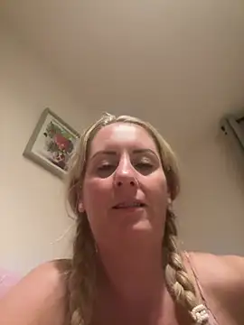 Elegant_Erin webcam