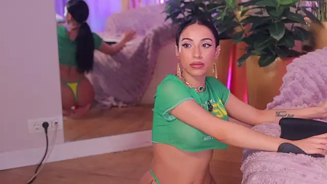 Anais_Bloom webcam