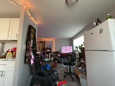 Snowbunnycake_131 webcam