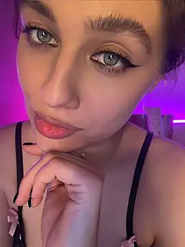 Your_insomniya live cam on StripChat