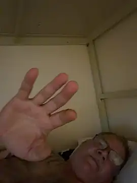 Caesar_Baxter webcam