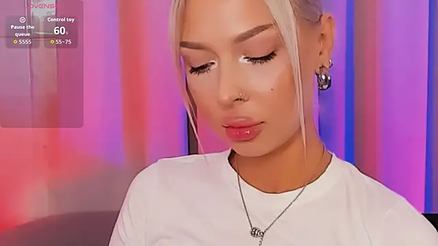 Alaska_Lane live cam on StripChat