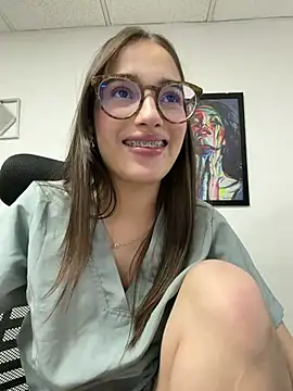 sweet_milaa1 (F young) - FUCK PUSSY TOY + CONTROL DOMI X5MIN