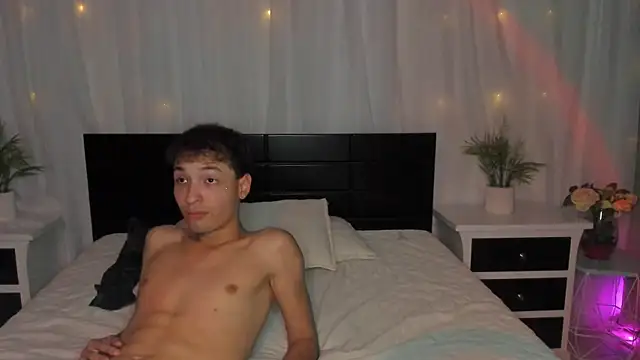 dstevora (G teen) - 4 FINGERS AND FULL ORGASM